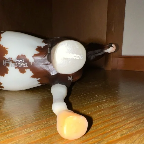 Breyer Vintage Club 2023 - Go Figure - Picture 7 of 10